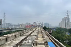 S1线今天凌晨贯通，今年底实现通车试运行图片