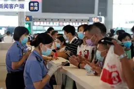 陕西铁路增开西安北至北京西、上海虹桥高铁列车图片