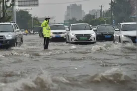 关注河北雨情丨雨天如何安全行车？遇险如何自救？一起学习图片