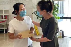 电瓶车起火｜“春风行动”为魏师傅一家送去救助金图片