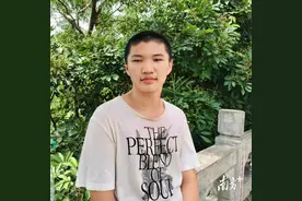 困了就涂风油精站着听课，珠海这个男生梦想走进上海交大图片