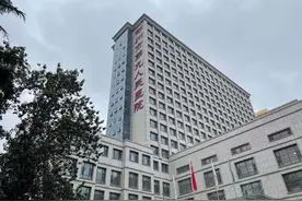 丈夫寻妻一天一夜后获噩耗，郑州地铁5号线有乘客至今失联图片