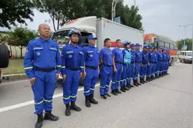 德州力量！德州蓝天救援队近百名队员已出发驰援河南 到达后按部署开展施救工作图片