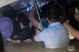 聚焦郑州暴雨丨困在隧道里的5号线亲历者：玻璃被砸开后 能敞开呼吸真好图片