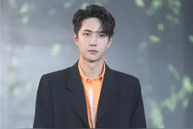 奔赴救灾前线！王一博随韩红爱心基金会驰援河南图片