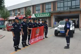 山东25支退役军人志愿队伍驰援河南抗洪救援图片