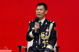 从边防武警转为移民管理警察，他们说到了这些“变与不变”图片
