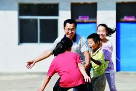 如何让更多乡村“大先生”扎根泥土、助力振兴——中国乡村教师调查报告图片