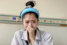 27岁女网红「确诊胃癌晚期」痛哭！已多处骨转移…消瘦轮椅代步图片