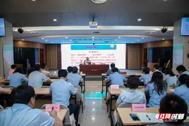 米鸿宾做客“文脉·国脉”文化大讲堂：以“名词中国”为题讲述文化典故图片