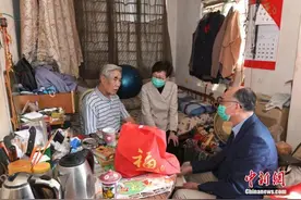 香港基层市民盼告别劏房“笼屋”生活图片