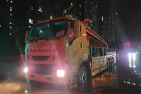 抽排水5万方，中铁十一局150余专业抢险人员驰援郑州图片