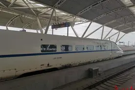 今日，广东、湖南铁路持续停运部分列车，具体车次→图片