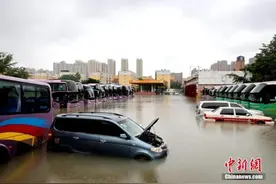 汽车被暴雨淹了，保险赔不赔？这样做，不赔图片