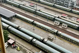 暴雨中的牵挂：儿子困在K599上，先滞郑州再停新乡图片