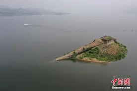 中国迁西“水下长城”再度浮出水面图片