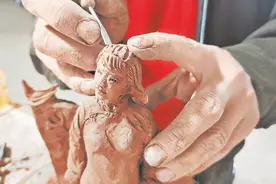 泥土塑出新“生命”图片