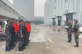 佛山救援在行动｜南狮救援队今早前往河南新乡救援图片