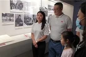 这个特殊的日子，周恩来重要外交藏品展来了两位特殊的志愿讲解员……图片