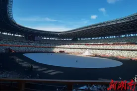 直播东京丨正在直播，蔡蔡带您提前体验开幕式现场图片