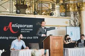 3个月暴涨14倍，一枚百达翡丽绿面鹦鹉螺腕表拍出49万美元图片