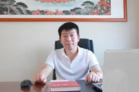 洪流中的郑州京广隧道口，好汉拍窗连喊数十人下车：我经历过北京“721”事件图片