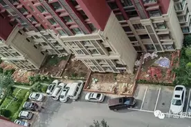 任性！小区内违规圈建小院被责令整改，业主不但不听还越建越多图片