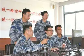 走近空军研究院某研究室科研人员群体图片
