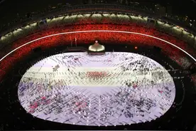 东京奥运会开幕式结束，中国军团盛装出席，最后一棒火炬手亮相图片