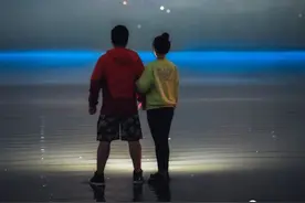 如果，星空下遇见荧光海图片