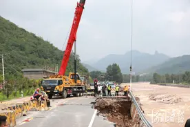 河北武安：全力抢修受降雨影响断交路段图片