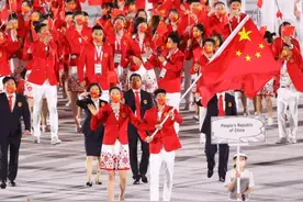 东京奥运会中国代表团入场图片