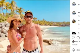 俊男靓女！安东内拉晒与梅西海滩度假照图片