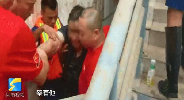 被困地下车库4天，郑州男子被山东救援队成功营救：趴在通风管廊上