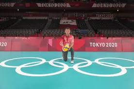 中国唯一！四川高校一教授执裁东京奥运会排球比赛图片