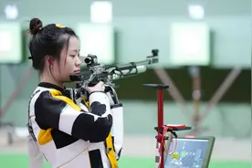 清华学霸杨倩射落首金，这位“00后”有颗大心脏图片