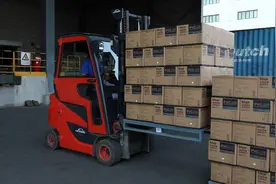 10万个急救毯、5000个急救包、100万只手套…淄博爱心企业调“急救套装”驰援河南图片