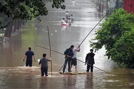 河南新乡：暴雨致128万余人受灾，大量房屋被淹几乎没顶图片