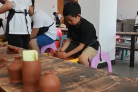 在玩泥巴中触摸史前文明——“彩陶之乡”孩子们的暑期生活图片