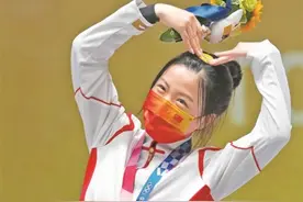 杨倩逆转夺冠 摘得奥运首金图片
