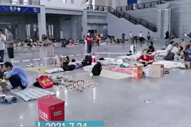 第一现场探访宁波国际会展中心集中安置点 3000余名工人食宿无忧视频封面