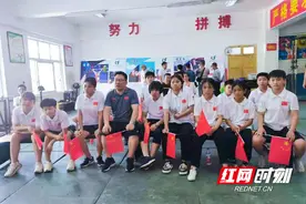 侯志慧：从桂阳走出的举重力士图片