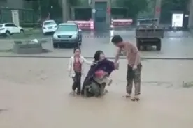 Qing听｜救命恩人找到了！当事人还原郑州暴雨中一家三口获救的60秒图片