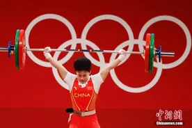 为中国举重摘首金的“小猴子”是怎样炼成的？图片