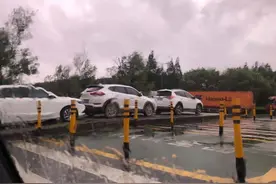 这一夜，你把车停哪儿了？宁波人的画风是这样的图片