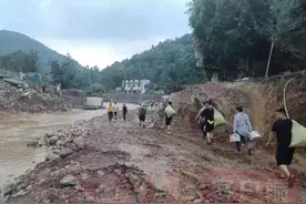 荥阳环翠峪灾后重建绿色通道打通图片