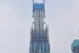 Vlog｜济南360米超高层大厦封顶 带你登高感受不一样的视角图片