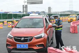 出城证带齐！实探南京新冠肺炎疫情防控“离宁查验点”图片