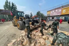 救灾一线的别样鱼水情——武警鹤壁支队抗洪救灾见闻图片