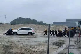 舟山百辆工程车破风逆行图片